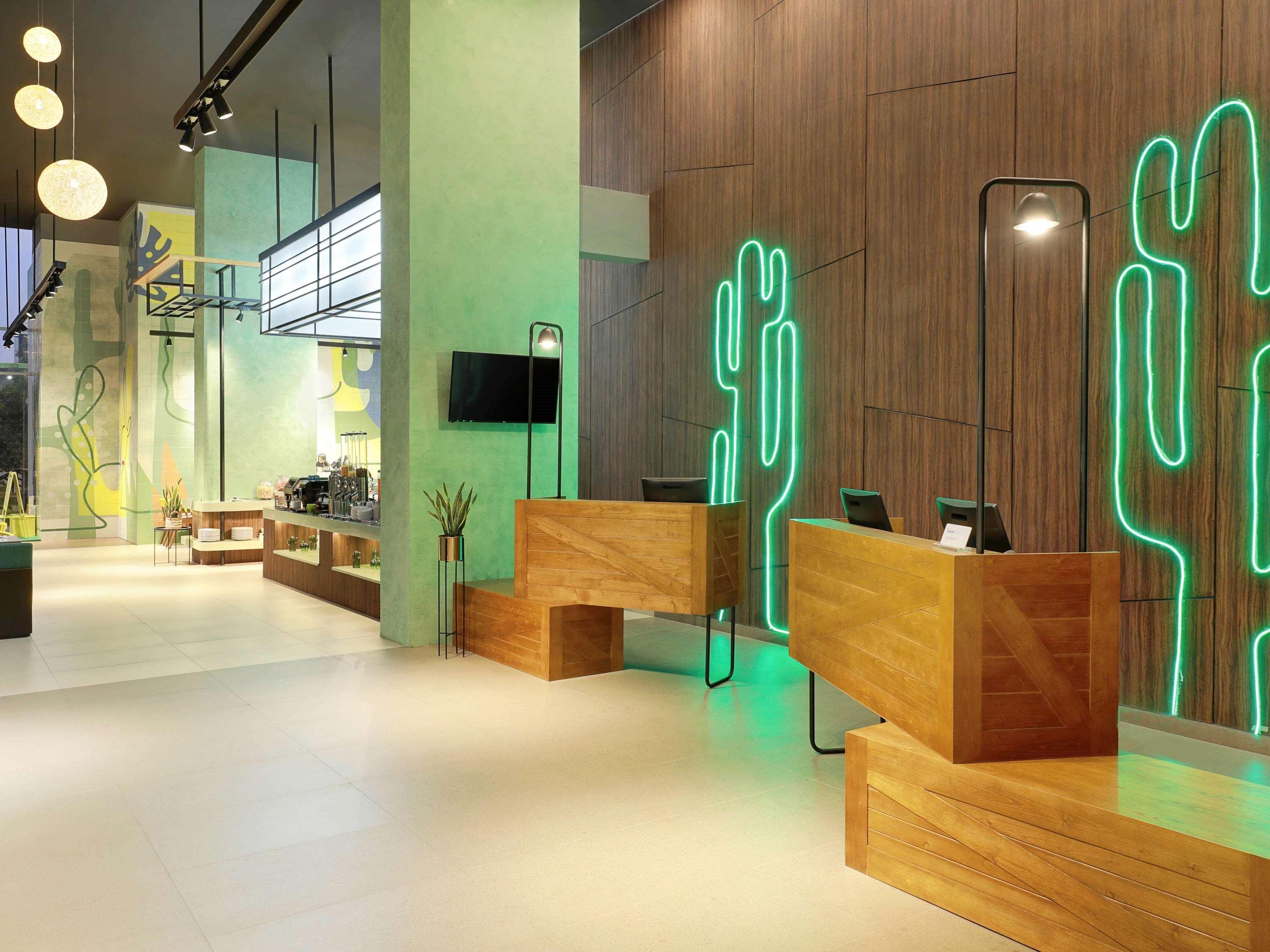 Ibis Styles Jakarta Simatupang Экстерьер фото